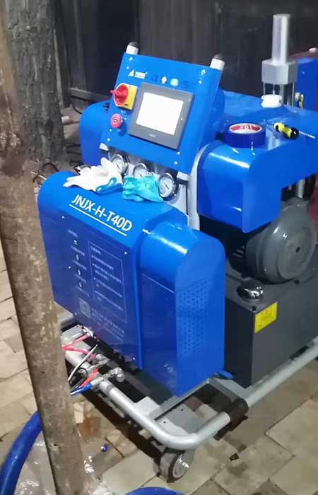焦作哪個(gè)市場賣聚脲噴涂機(jī)(圖1) JNJX-H-T40D液壓聚脲噴涂機(jī)